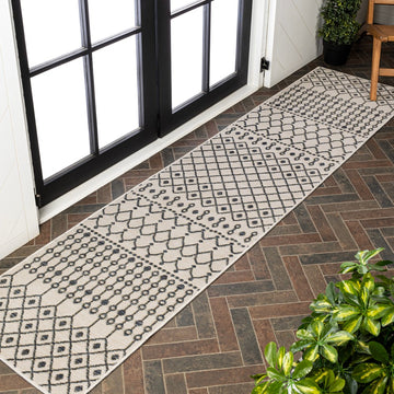 Zana Modern Geometric Moroccan Reversible Machine-Washable Indoor/Outdoor Area Rug